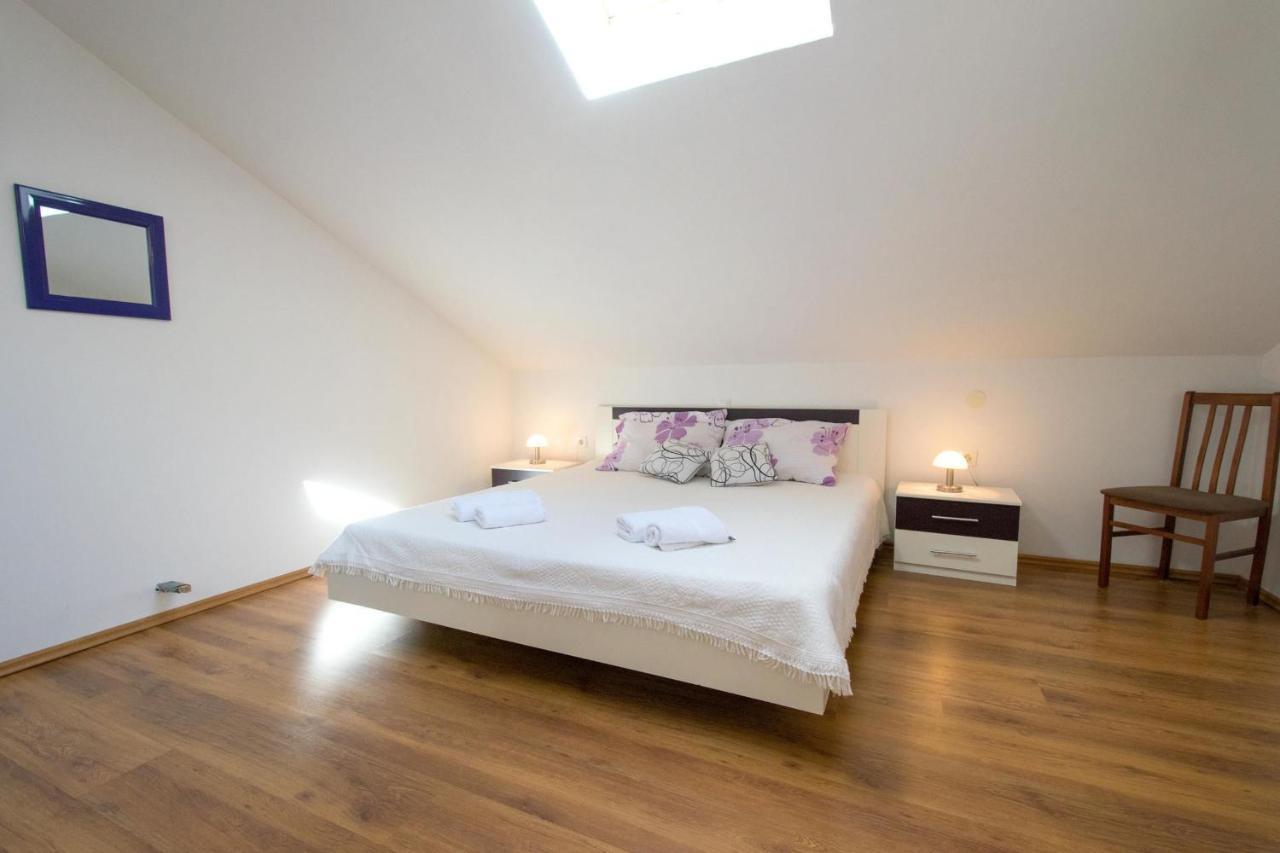 Apartments Mladenka Malinska Dış mekan fotoğraf