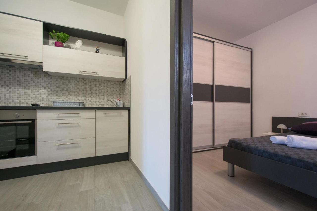 Apartments Mladenka Malinska Dış mekan fotoğraf