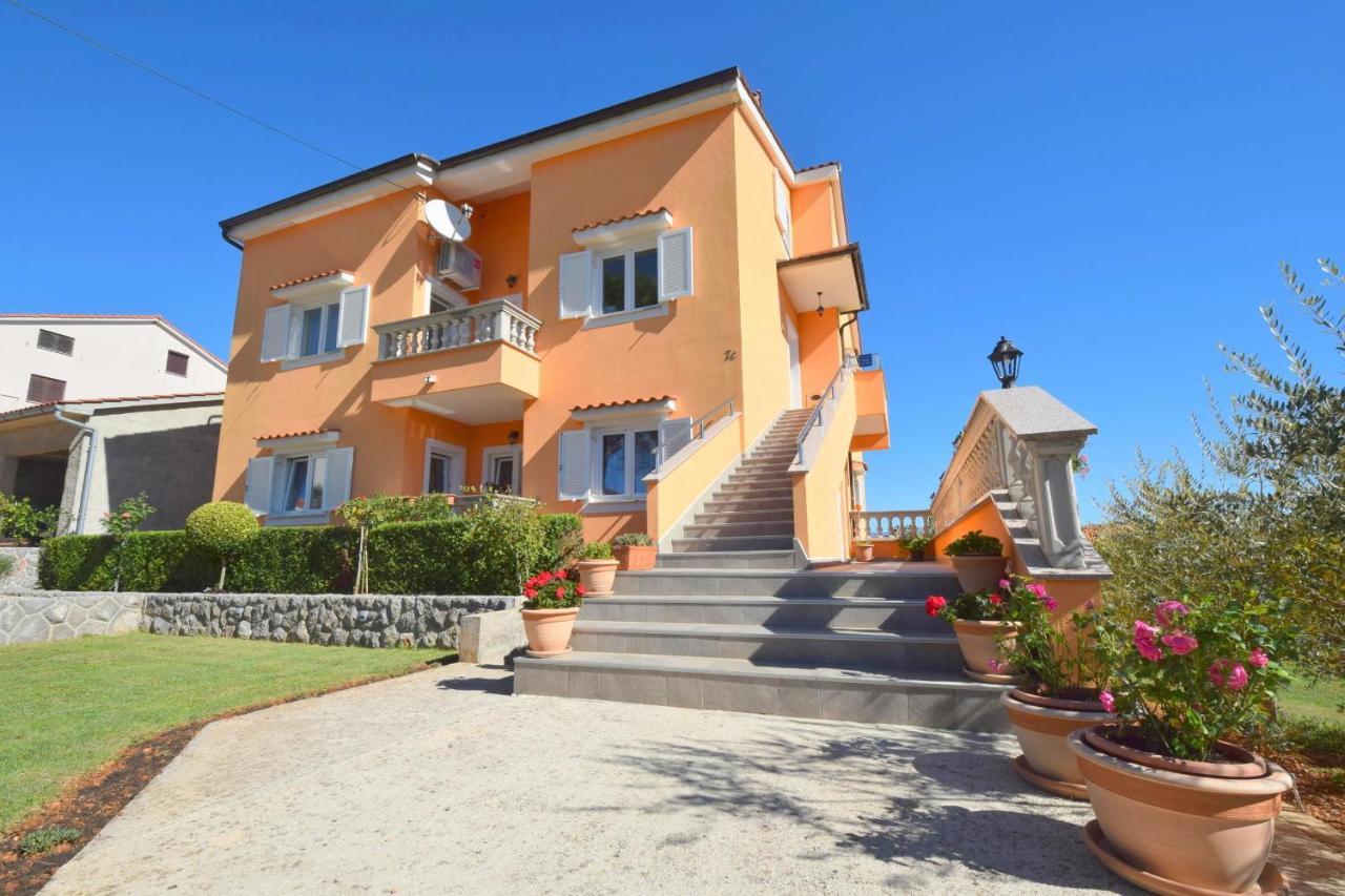 Apartments Mladenka Malinska Dış mekan fotoğraf