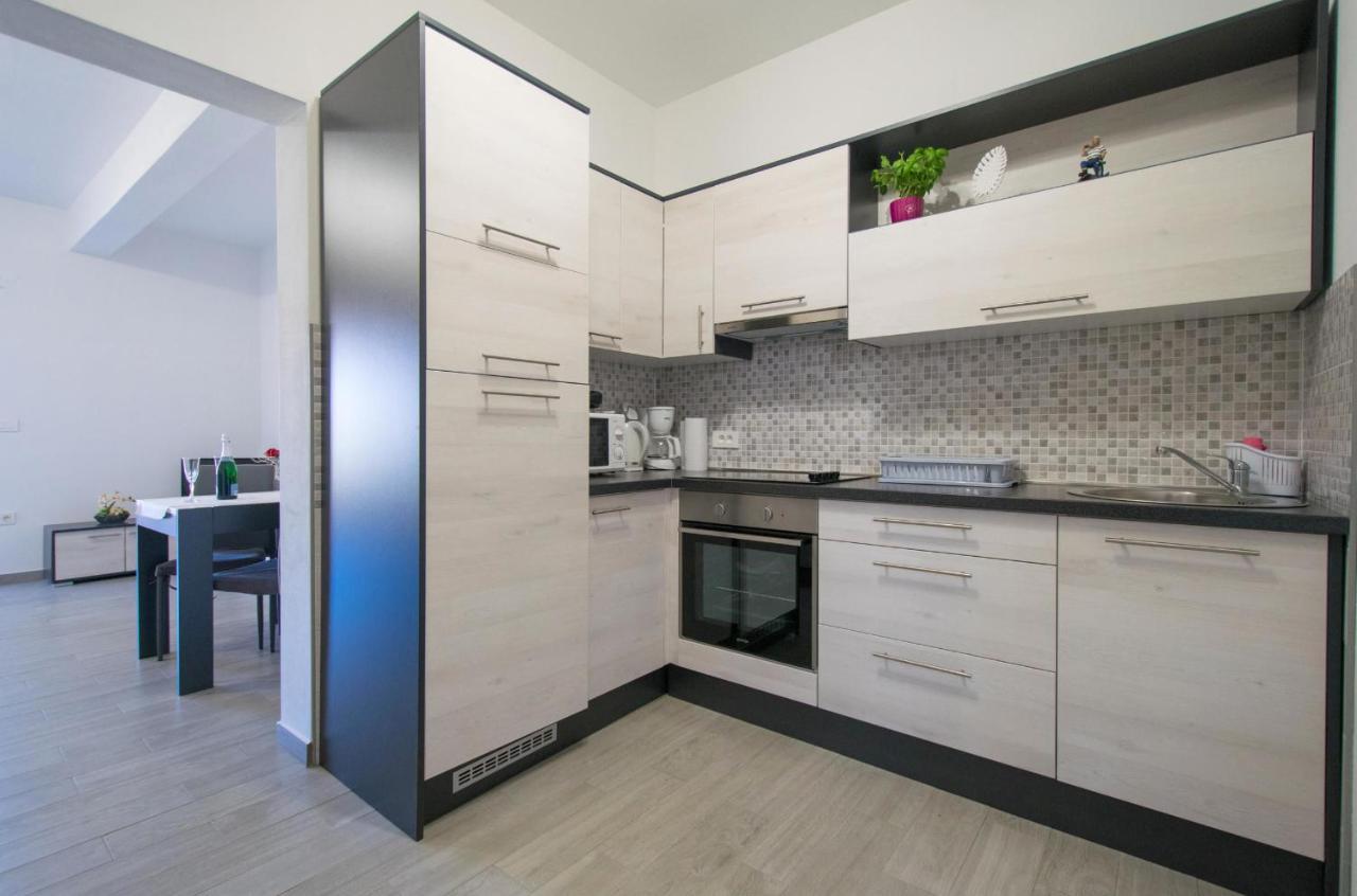Apartments Mladenka Malinska Dış mekan fotoğraf
