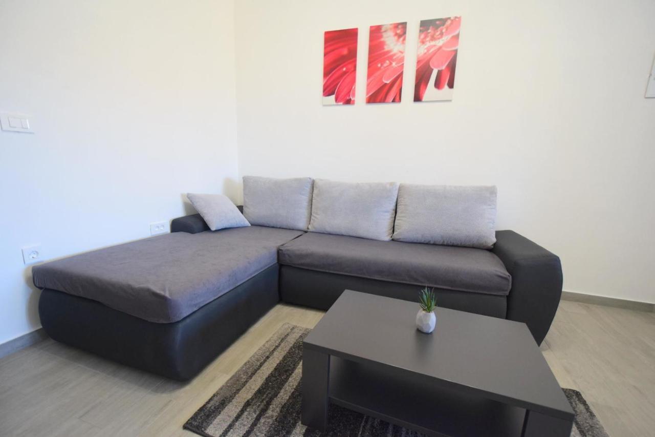 Apartments Mladenka Malinska Dış mekan fotoğraf