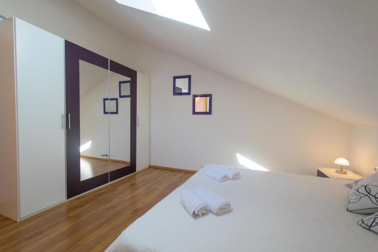 Apartments Mladenka Malinska Dış mekan fotoğraf