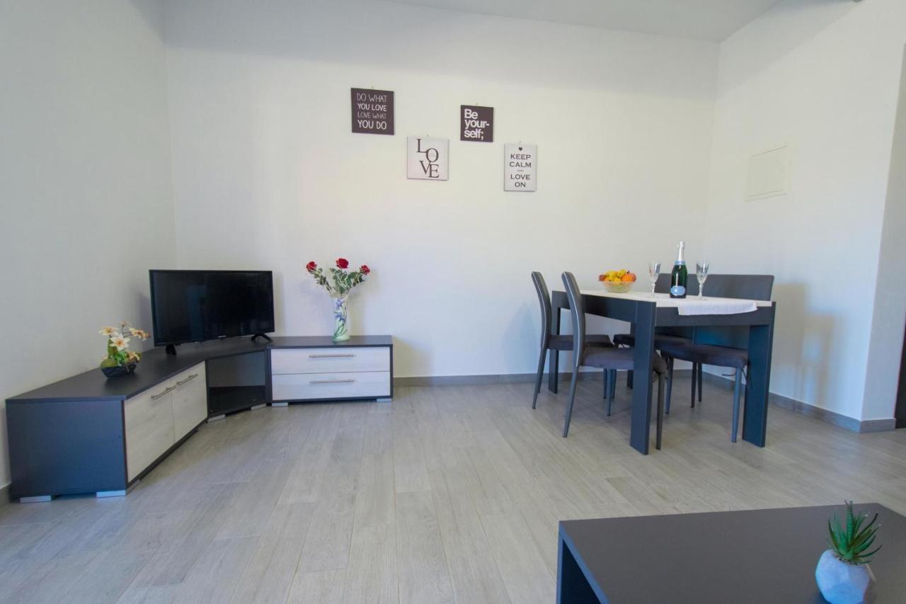 Apartments Mladenka Malinska Dış mekan fotoğraf