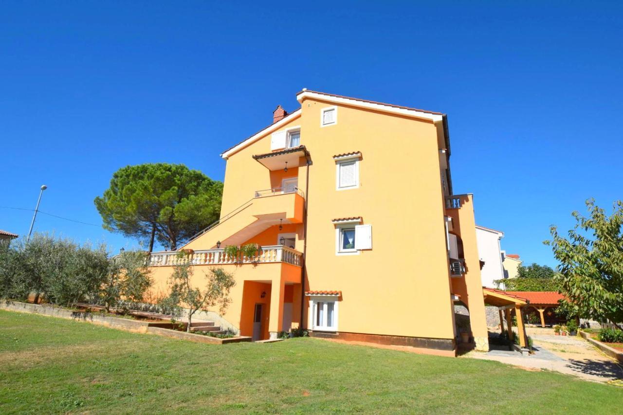 Apartments Mladenka Malinska Dış mekan fotoğraf