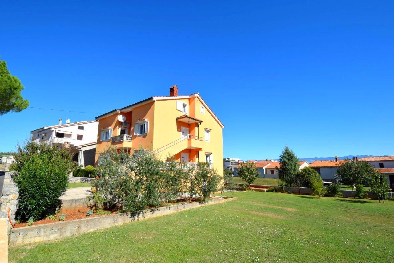 Apartments Mladenka Malinska Dış mekan fotoğraf